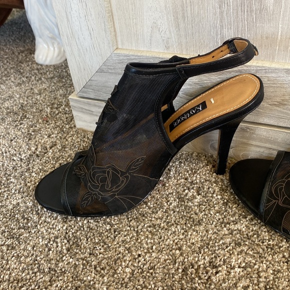 Kay Unger, Mesh & Floral Leather Black Sandals Heels Platform Sexy - Picture 9 of 12
